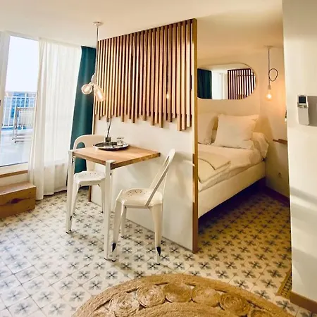 *astoria 7* Rooftop Cosy A